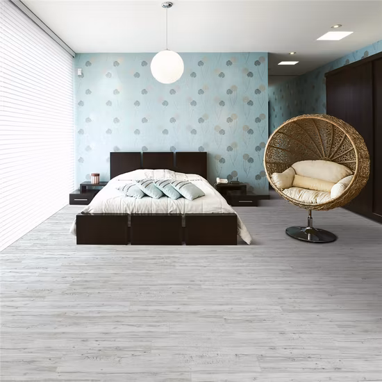 Teja de madera del tablón del vinilo del PVC Lvt del grano ningún suelo flojo de la endecha del pegamento